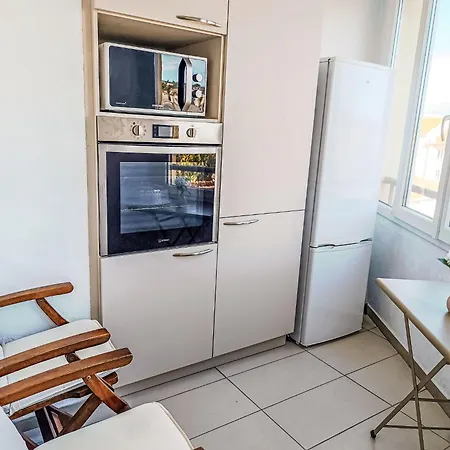 Le Victor Hugo By Interhome * Сен-Рафаель