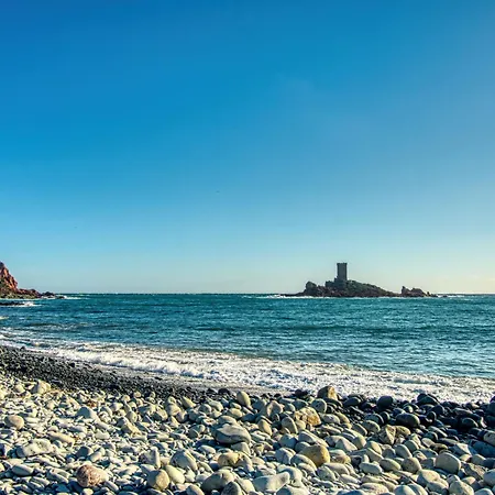 Le Victor Hugo By Interhome * Сен-Рафаель