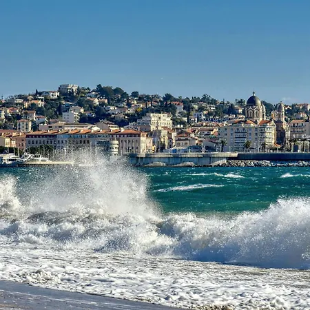 Le Victor Hugo By Interhome * Сен-Рафаель